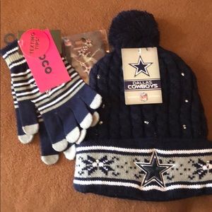 Light up knit hat; gloves; pendant and earring.